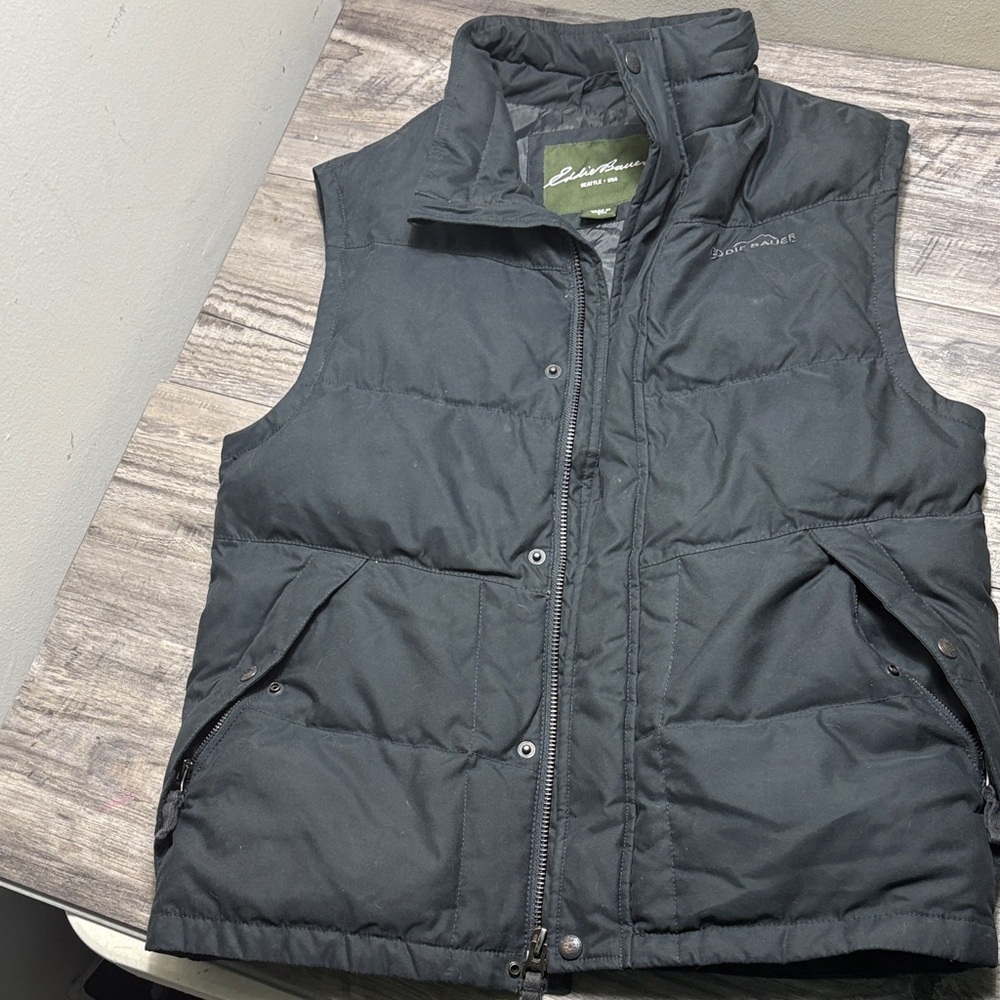 Eddie Bauer Men's Dark Black EB550. Puffer Vest Goose Down Filling Fast Ship